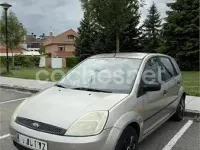 Usado Ford Fiesta Trend 80 CV (58 kW) 2004 Beige Utilitario