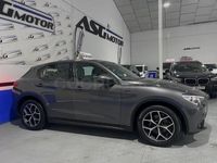 Usado Alfa Romeo Stelvio Sprint 190 CV (139 kW) 2022 Gris / plata SUV