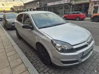 Usado Opel Astra Enjoy 80 CV (58 kW) 2004 Gris / plata Berlina