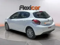 Usado Peugeot 208 Signature Sky 110 CV (80 kW) 2018 Blanco Utilitario
