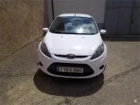 Usado Ford Fiesta Trend 95 CV (69 kW) 2010 Blanco Berlina