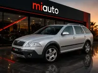 Usado Skoda Octavia 105 CV (77 kW) 2010 Gris / plata Familiar