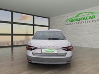 Usado Skoda Superb Style 218 CV (160 kW) 2021 Gris plata metalizado Berlina