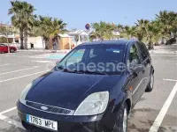 Usado Ford Fiesta 80 CV (58 kW) 2004 Negro Utilitario