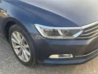 Usado VW Passat Advance 120 CV (88 kW) 2017 Azul Berlina