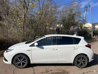 Usado Toyota Auris Hybrid Business Edition 136 CV (100 kW) 2018 Blanco Berlina