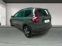 Usado Dacia Jogger Expression 110 CV (80 kW) 2025 Verde Monovolumen
