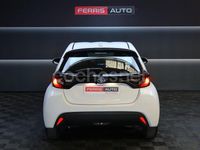 Usado Toyota Yaris Hybrid Business Edition 116 CV (85 kW) 2022 Blanco Berlina