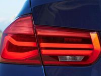 Usado BMW 318 150 CV (110 kW) 2016 Azul Berlina