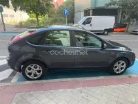 Usado Ford Focus Trend 115 CV (84 kW) 2007 Azul Berlina