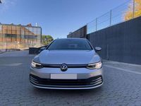Usado VW Golf VIII 110 CV (80 kW) 2022 Gris / plata Berlina