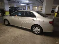 Usado Toyota Corolla Sol 124 CV (91 kW) 2007 Gris / plata Berlina