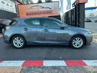 Usado Lexus CT200h Executive Line 136 CV (100 kW) 2014 Gris / plata Berlina