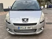 Usado Peugeot 5008 Allure 115 CV (84 kW) 2013 Gris / plata Monovolumen