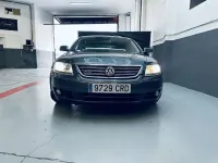 Usado VW Phaeton 241 CV (177 kW) 2004 Gris Berlina