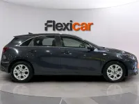 Usado Kia Ceed 136 CV (100 kW) 2023 Gris Utilitario