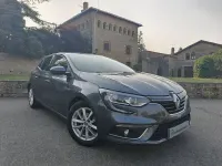 Usado Renault Mégane IV Life 90 CV (66 kW) 2017 Gris / plata Berlina