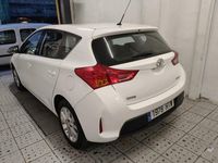 Usado Toyota Auris Live 132 CV (97 kW) 2014 Blanco