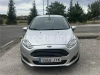 Usado Ford Fiesta Titanium 95 CV (69 kW) 2017 Gris / plata Utilitario