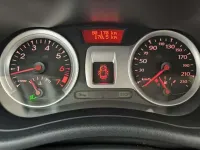 Usado Renault Clio 75 CV (55 kW) 2011 Rojo Utilitario
