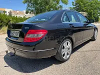 Usado Mercedes C200 Avantgarde 136 CV (100 kW) 2008 Negro Familiar
