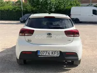 Usado Kia Rio 100 CV (73 kW) 2017 Blanco Berlina