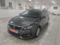 Usado Peugeot 308 Style 100 CV (73 kW) 2020 Gris / plata Familiar