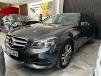 Usado Mercedes E220 Avantgarde 170 CV (125 kW) 2015 Gris / plata Berlina