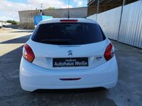 Usado Peugeot 208 Style 82 CV (60 kW) 2015 Blanco Utilitario