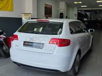 Usado Audi A3 Sportback Ambiente 140 CV (102 kW) 2011 Blanco Utilitario