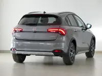 Usado Fiat Tipo Cross 130 CV (95 kW) 2022 Gris Familiar