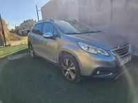Usado Peugeot 2008 Allure 92 CV (67 kW) 2015 Gris / plata SUV