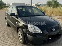 Usado Kia Rio EX 97 CV (71 kW) 2005 Negro Berlina
