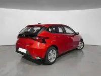 Usado Hyundai i20 84 CV (61 kW) 2022 Rojo Utilitario