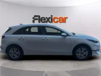 Usado Kia Ceed 136 CV (100 kW) 2023 Blanco Utilitario