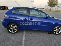 Usado Seat Ibiza 100 CV (73 kW) 2005 Azul Utilitario