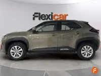 Usado Toyota Yaris Cross Business Edition 116 CV (85 kW) 2022 Verde SUV