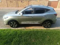 Usado MG ZS Comfort 106 CV (77 kW) 2023 Gris / plata SUV