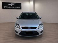 Usado Ford Focus Trend 109 CV (80 kW) 2010 Gris / plata Berlina
