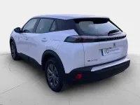 Usado Peugeot e-2008 Active 100 kW (136 CV) 2023 Plateado SUV