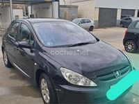 Usado Peugeot 307 110 CV (80 kW) 2004 Negro Familiar