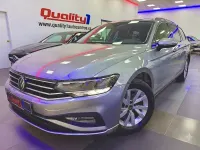 Usado VW Passat Business 150 CV (110 kW) 2022 Gris / plata Familiar