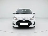 Usado Toyota Yaris Hybrid Active 116 CV (85 kW) 2022 Blanco Berlina