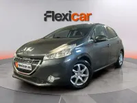 Usado Peugeot 208 Allure 92 CV (67 kW) 2015 Gris Utilitario