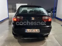 Usado Seat Leon Sport 110 CV (80 kW) 2005 Negro Utilitario