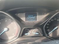 Usado Ford Focus Trend 115 CV (84 kW) 2011 Granate Berlina