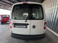 Usado VW Caddy Life 105 CV (77 kW) 2010 Blanco Monovolumen