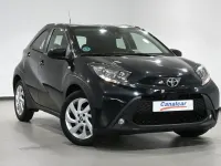 Usado Toyota Aygo X Play 72 CV (52 kW) 2022 Negro SUV