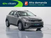 Usado Kia Stonic 120 CV (88 kW) 2023 Gris SUV