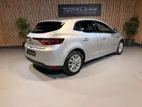Usado Renault Mégane 130 CV (95 kW) 2018 Gris / plata Berlina